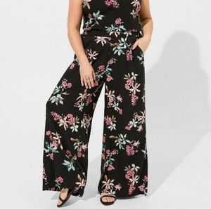 New Wide leg pull on pants